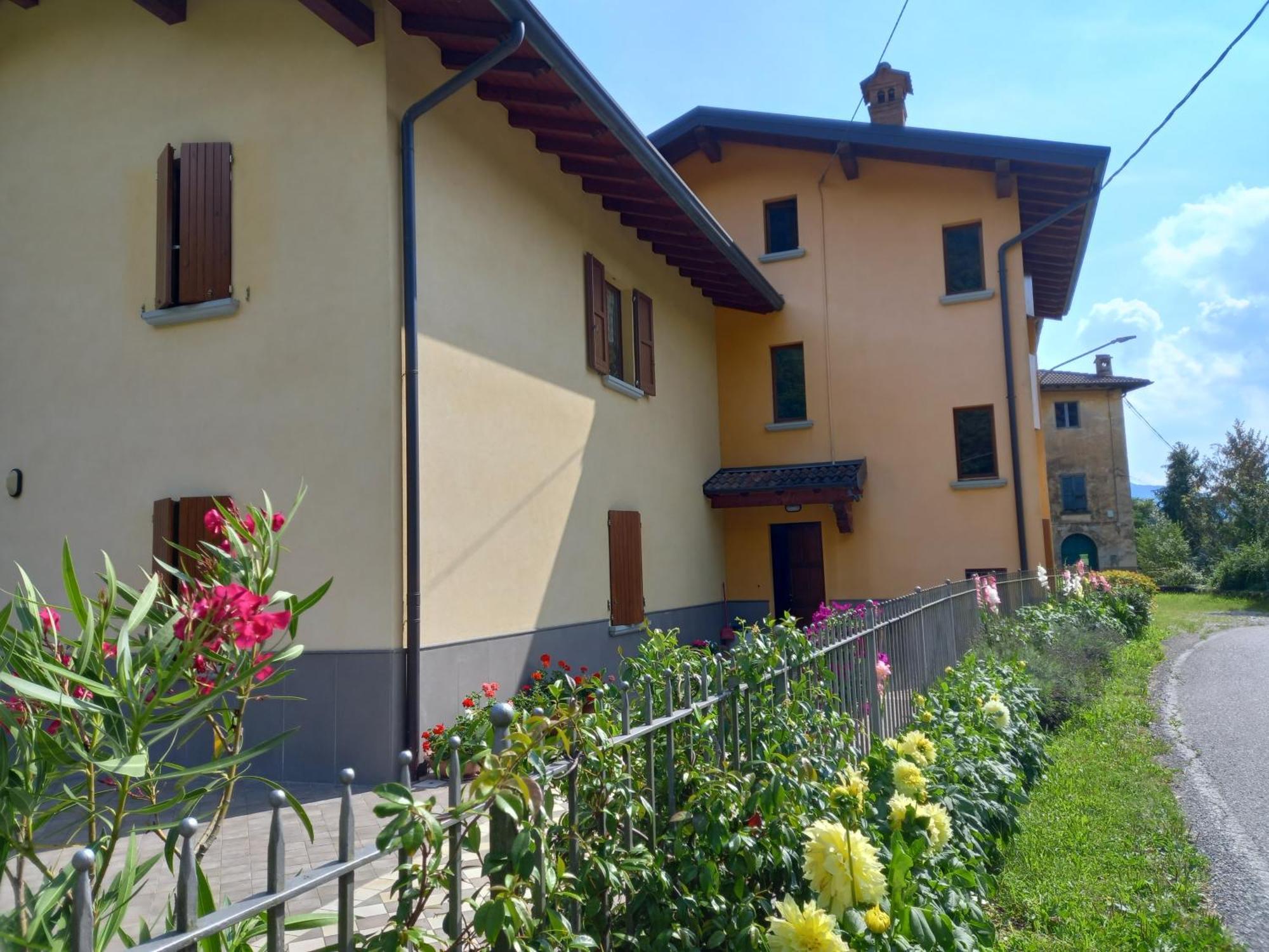 Casa Vacanze Tania Somendenna Exterior foto
